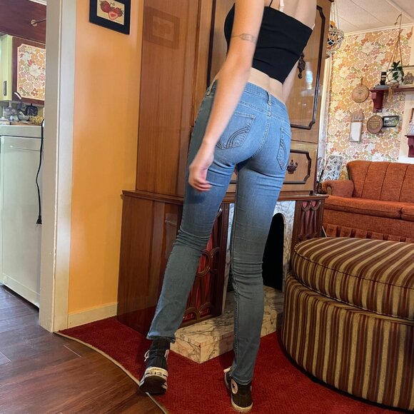 Y2K low rise Hollister light wash skinny jeans! - Picture 12 of 16